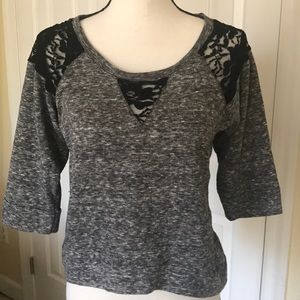 LACE EMBROIDERED 3/4 SLEEVE SWEATER TOP